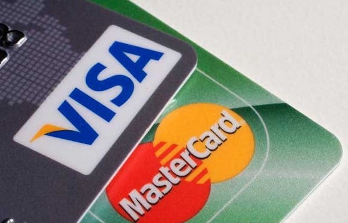Visa và Mastercard đề xuất giảm phí quẹt thẻ khi thanh toán ở EU