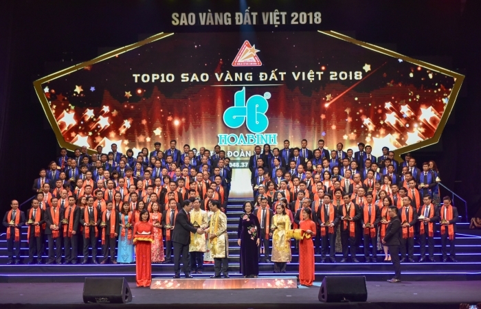 Tập đoàn xây dựng Hòa Bình ghi danh Top 10 Sao Vàng đất Việt 2018