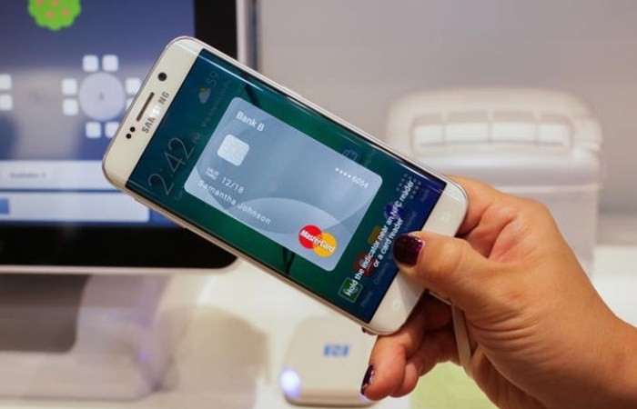 Khách hàng Eximbank có thể thanh toán bằng Samsung Pay với thẻ V-TOP kết nối qua NAPAS