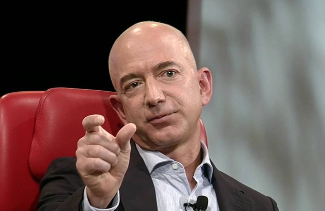 Tài sản của ông chủ Amazon 'bốc hơi' 3,2 tỷ USD chỉ trong 1 giờ