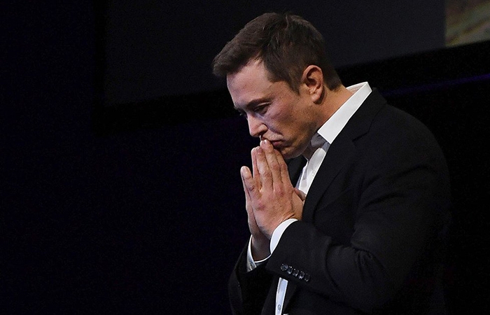 Trước áp lực từ cổ đông Tesla, Elon Musk ‘cất lời’ xin lỗi thợ lặn Anh