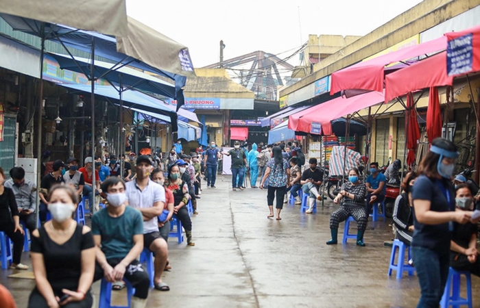 Thủ tướng đồng ý có thể áp dụng giãn cách xã hội đối với một số khu vực tại Hà Nội và TP. HCM