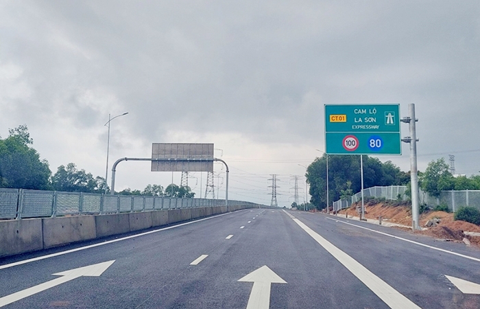 Sân bay Long Thành chưa giao được vốn; cao tốc gọi là đường tránh Quốc lộ 1A