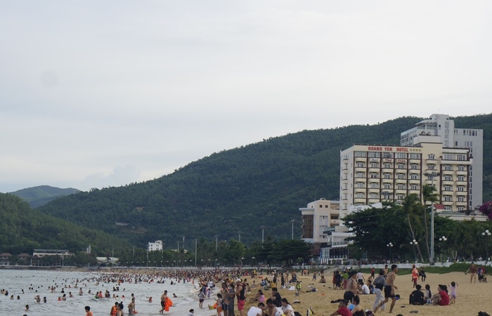 Di dời 3 khách sạn hạng sang chắn biển Quy Nhơn, trả lại bãi biển cho dân