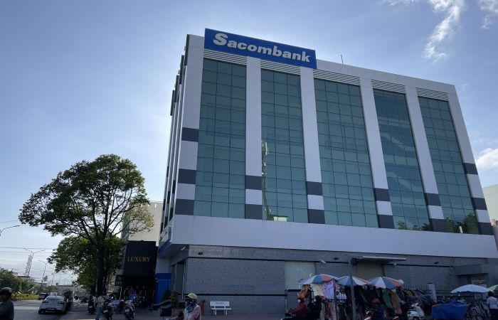Vụ khách hàng tố 47 tỷ đồng tiền gửi biến mất: Giám đốc Sacombank Khánh Hòa bị cách chức