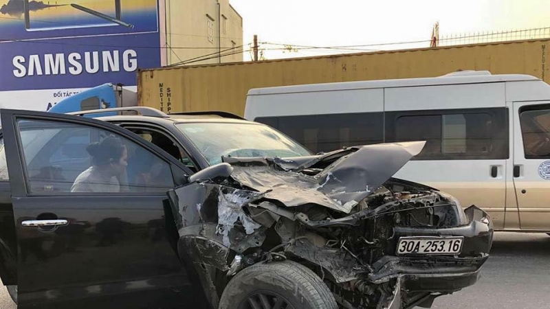 'Thánh lật' Toyota Fortuner lại không bung túi khí khi gặp tai nạn