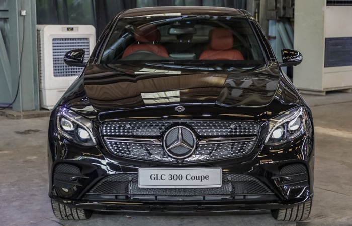 Mercedes-Benz GLC 300 4Matic Coupe AMG Line ra mắt, giá hơn 2 tỷ đồng tại Malaysia