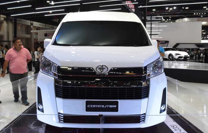 Toyota Hiace 2019 ra mắt tại Thái Lan, khi nào về Việt Nam?