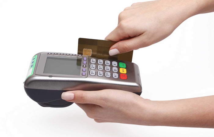 NHNN sẽ xử lý nghiêm việc rút tiền mặt qua thẻ tín dụng tại máy POS