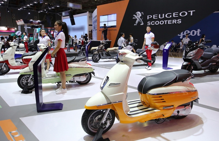 Xe máy Peugeot Django liệu có cạnh tranh được với Honda SH và Vespa?