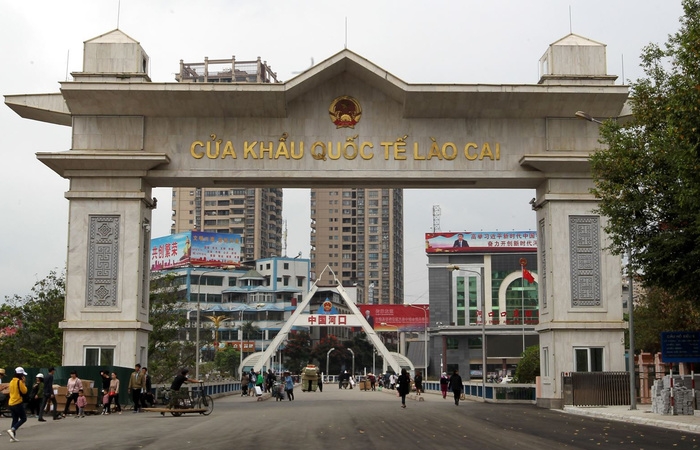 Phương tiện vận tải của Việt Nam nhập cảnh vào Trung Quốc phải mua bảo hiểm phương tiện