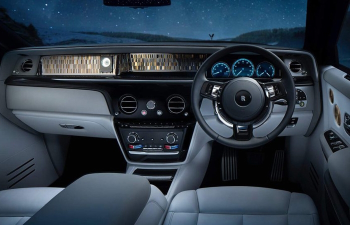 Hãng xe Rolls-Royce muốn ưu tiên sự sang trọng hơn là công nghệ mới