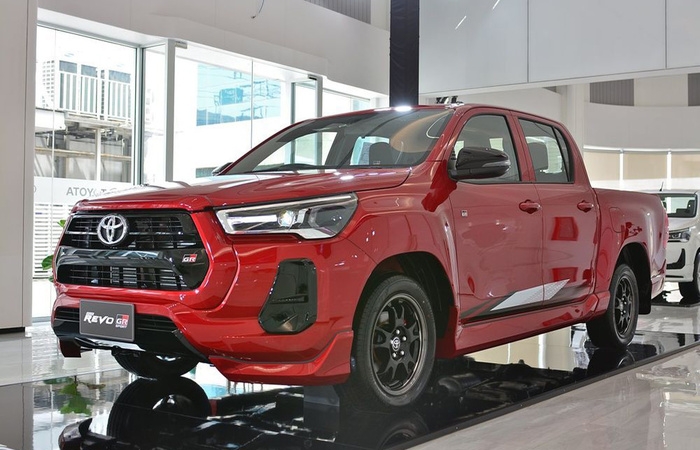 Toyota Hilux Revo GR Sport ra mắt Thái Lan, giá bán hơn 600 triệu đồng