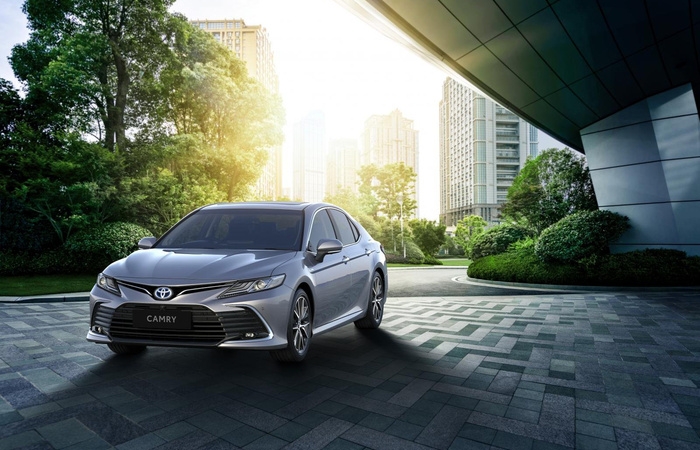 VinFast Lux A2.0 toả sáng lần cuối, Toyota Camry sắp trở lại thống trị 'sân chơi'