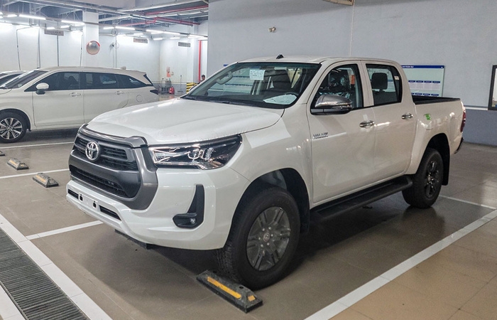 Toyota Hilux 2023 trở lại Việt Nam, khách hàng cần thận trọng khi ‘xuống tiền’
