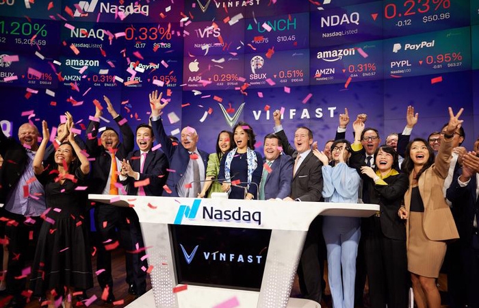VinFast lên sàn chứng khoán Mỹ, ôtô Séc về Việt Nam
