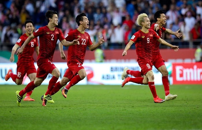 Thủ tướng gọi điện cho HLV Park Hang-seo, động viên tuyển Việt Nam trước trận tứ kết