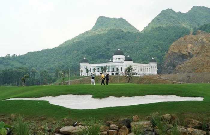 Thanh tra Bộ Xây dựng xử phạt sân golf 'khủng' xây dựng trái phép ở Hà Nam