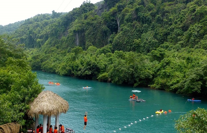 Quảng Bình: Mập mờ đấu giá 2 điểm du lịch Suối Nước Moọc và Sông Chày - Hang Tối?