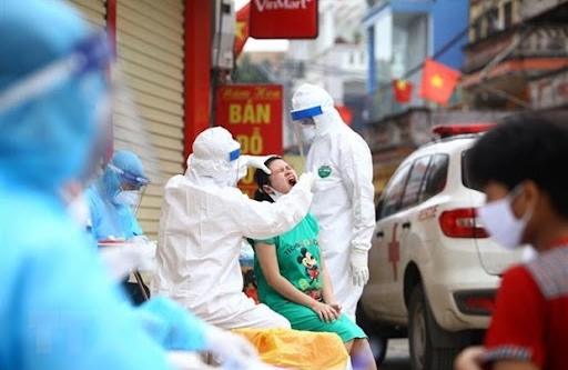 Số ca nhiễm Covid-19 tại Việt Nam vượt mốc 71.000, Quảng Bình có 2 ca mắc đầu tiên