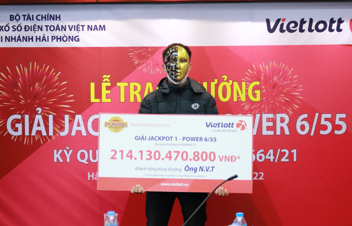 Tài xế xe công nghệ tại Hà Nội trúng Jackpot hơn 214 tỷ đồng