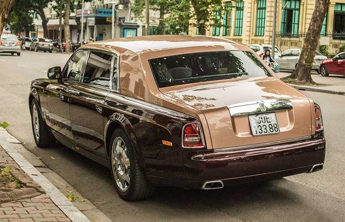 Siêu xe Rolls-Royce Phantom Lửa Thiêng của ông Trịnh Văn Quyết lại ế khách