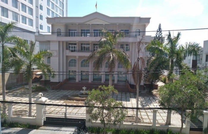Chuyển nhiều trụ sở 'đất vàng' bỏ trống cho Khánh Hòa quản lý