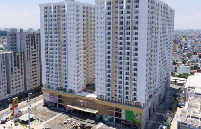 Vụ xây 'chui' 43 căn hộ tại Oriental Plaza: Chính quyền 'đá' trách nhiệm cho BQT