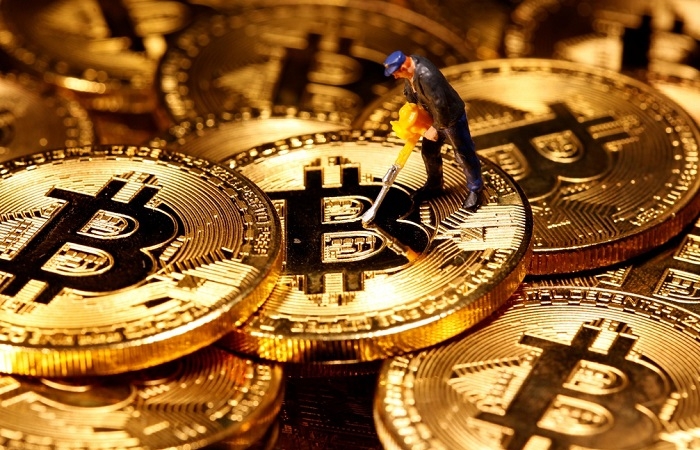 Theo chân vàng, Bitcoin tăng giá 180% sau 5 tháng