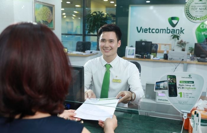 Vietcombank lọt vào top 50 công ty niêm yết tốt nhất năm 2022
