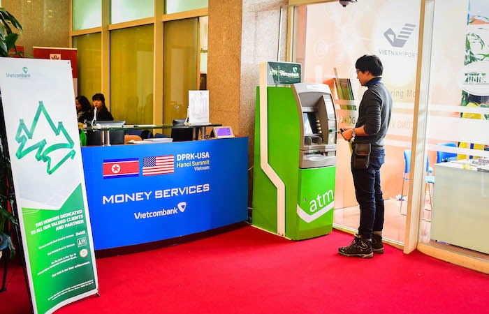 3.000 nhà báo nước ngoài đưa tin Hội nghị thượng đỉnh Mỹ - Triều đổi tiền qua dịch vụ Vietcombank