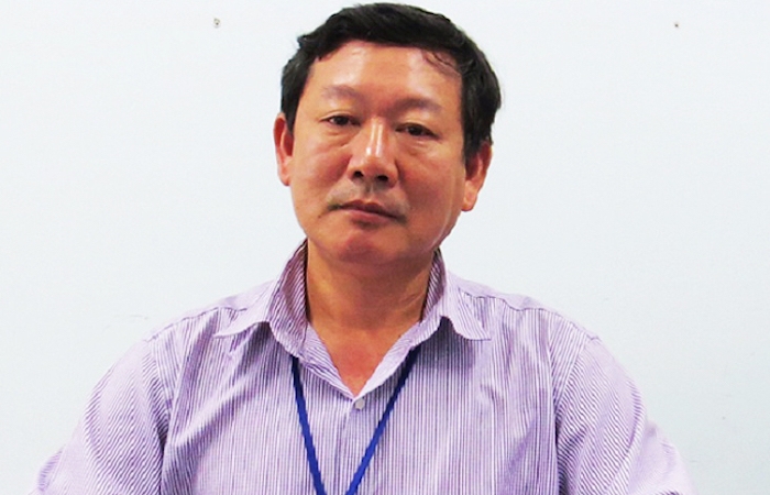 Khởi tố, khám xét nơi làm việc của Giám đốc CDC Khánh Hòa Huỳnh Văn Dõng