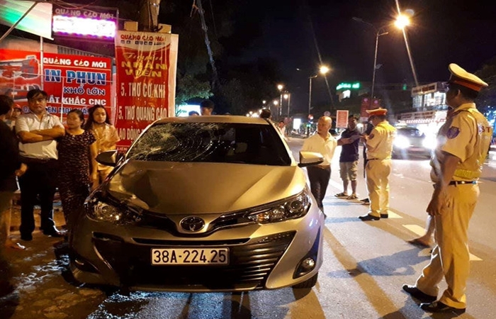 Hà Tĩnh: Chủ nhiệm ủy ban kiểm tra lái xe khi có hơi men gây tai nạn chết người