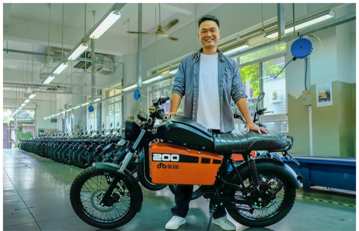 Thuê nghệ sĩ Quốc Cơ - Quốc Nghiệp quảng cáo xe máy: Dat Bike mạnh cỡ nào?