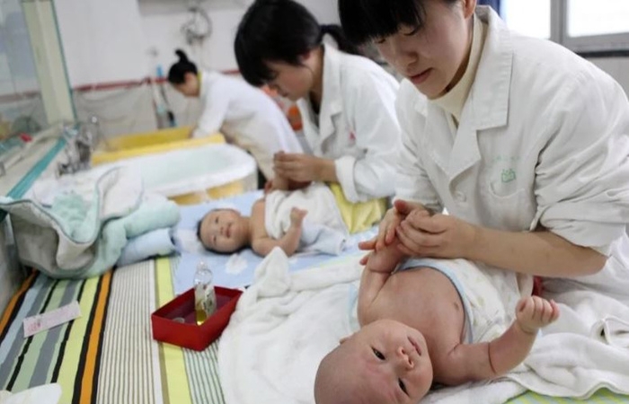 Trung Quốc xôn xao với đề xuất đánh thuế gia đình ít hơn 2 con