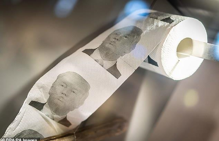 Giấy vệ sinh hình Tổng thống Trump đắt hàng ở Trung Quốc