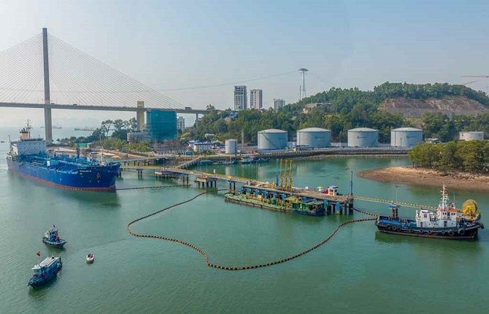 Xăng dầu nhập khẩu qua cảng biển Quảng Ninh tăng gần 160%