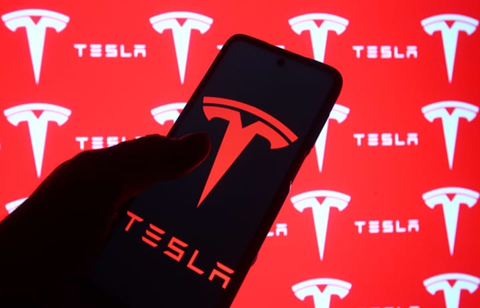 Giá cổ phiếu trượt dốc, Tesla ‘bay’ 200 tỷ USD vốn hoá thị trường