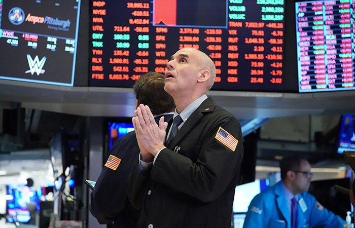 Dow Jones tăng 150 điểm, Nasdaq và S&P 500 chạy lùi trong ngày ‘Thứ Sáu đen tối’