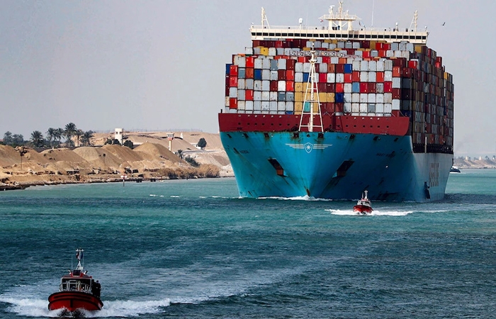 Tàu chở ngô từ Ukraine tới Trung Quốc mắc cạn ở kênh đào Suez