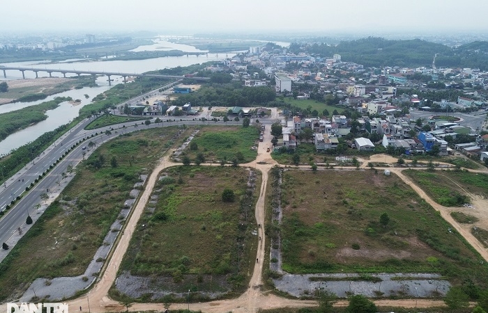 Quảng Ngãi: Khu dân cư 400 tỷ đồng trên 'đất vàng' bị bỏ hoang