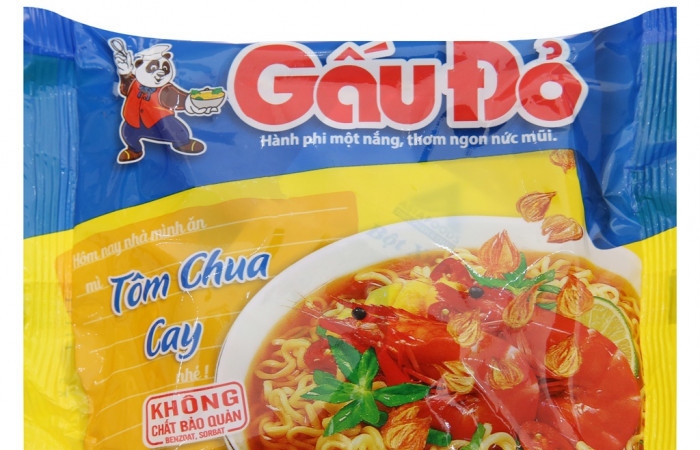 Tại sao mì ăn liền tôm chua Gấu Đỏ bị Đài Loan 'tuýt còi'?