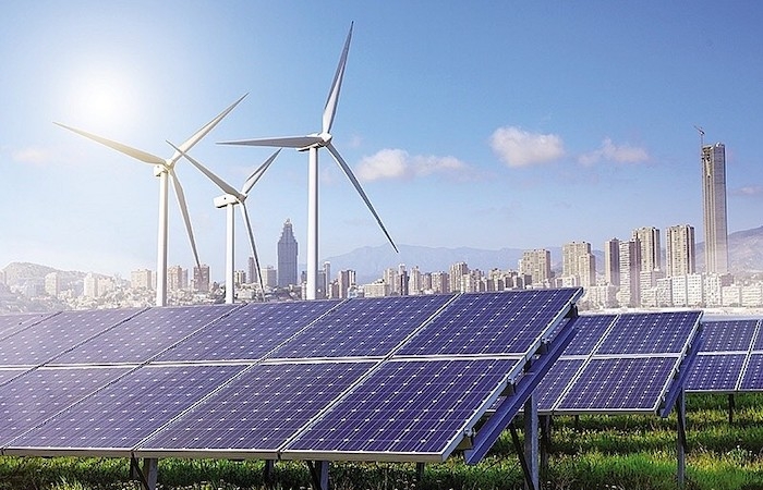 Đầu tư điện mặt trời, điện gió: 'Quyết định về ưu đãi giá FIT gây khoảng đứt gãy về chính sách'