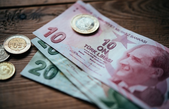 Đồng lira đạt mức thấp kỷ lục, giá dầu ảnh hưởng sau thảm hoạ động đất tại Thổ Nhĩ Kỳ