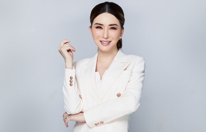 Nữ tỷ phú chuyển giới Thái Lan thành chủ mới của Hoa hậu Hoàn vũ toàn cầu