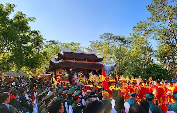 Dâng hương tưởng nhớ Vua Hùng tại đền thờ Âu Lạc tỉnh Lâm Đồng