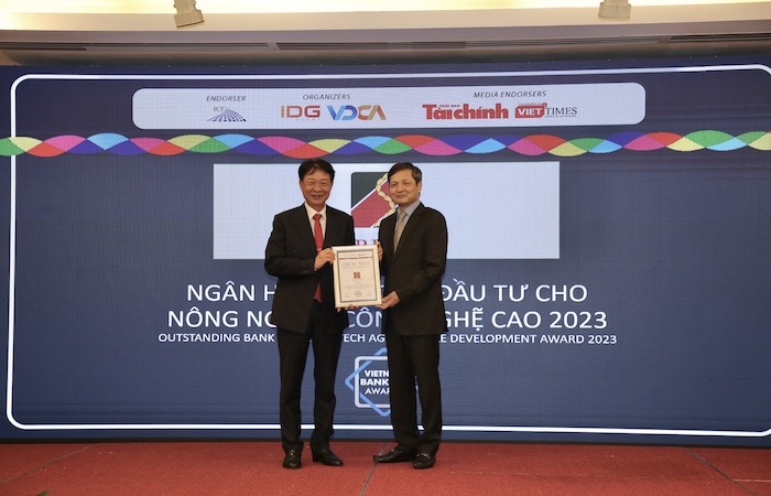 Agribank nhận 3 giải thưởng ‘Ngân hàng Việt Nam tiêu biểu’ năm 2022