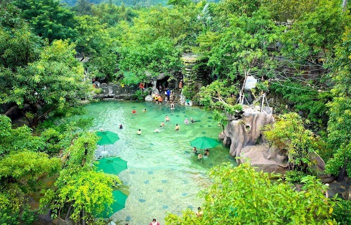Công viên suối khoáng nóng núi Thần Tài: Điểm du lịch ‘wellness’ được ưa chuộng