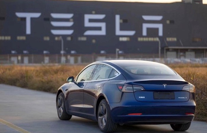 'Tung chiêu' giảm giá, Tesla đạt doanh số bán xe cao kỷ lục