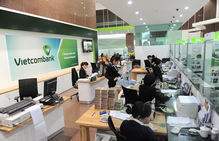 Vietcombank lên tiếng vụ khách hàng liên tục nhận hàng trăm tin nhắn thu phí